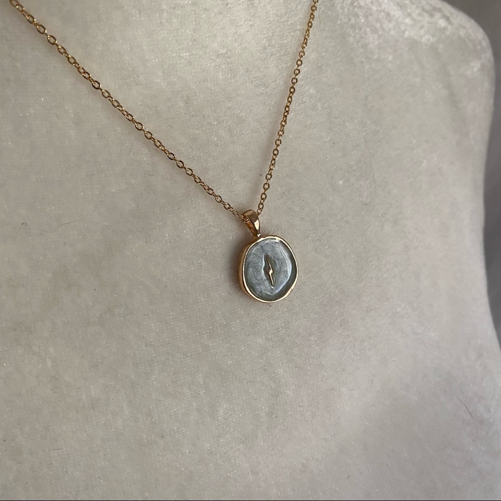 Lightning Necklace - Picture 3 of 9